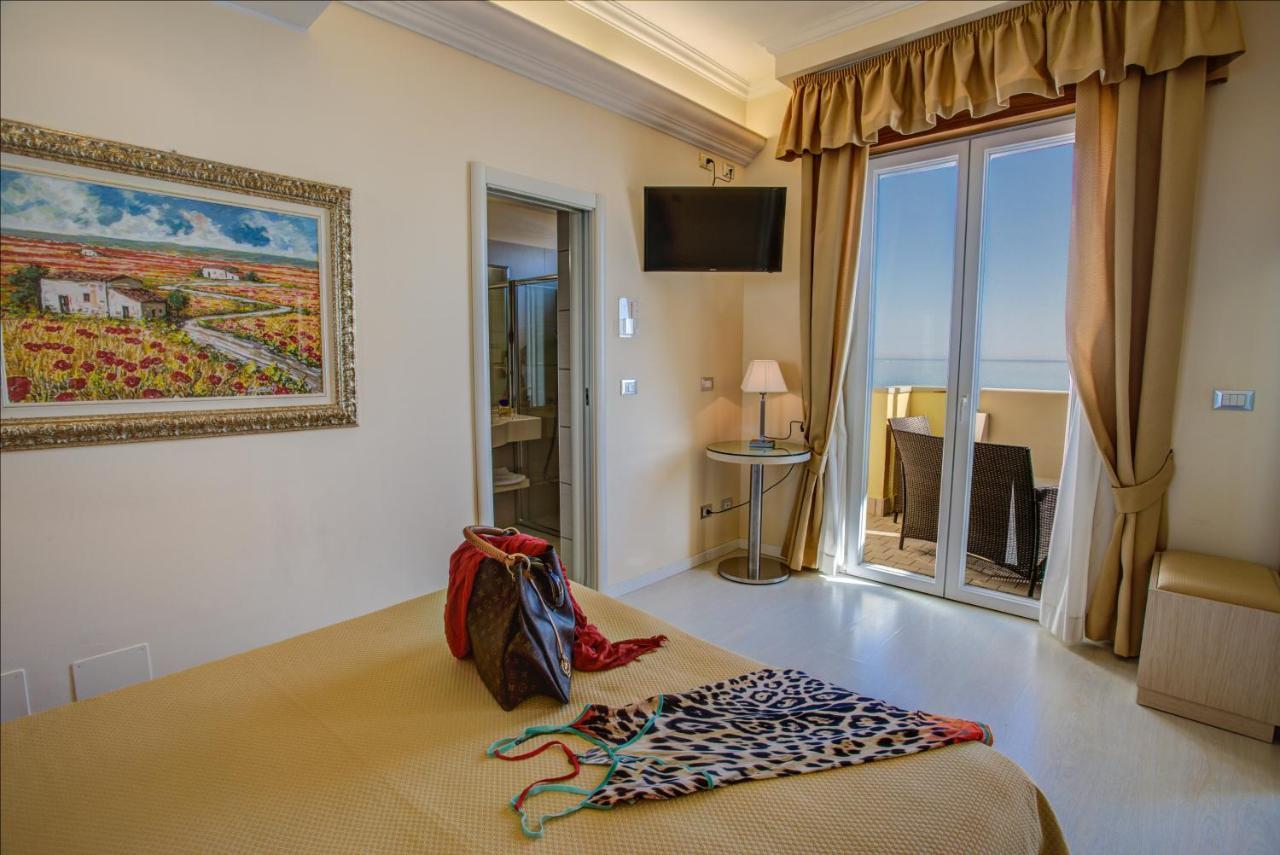 Hotel Caesar Paladium Ріміні Номер фото