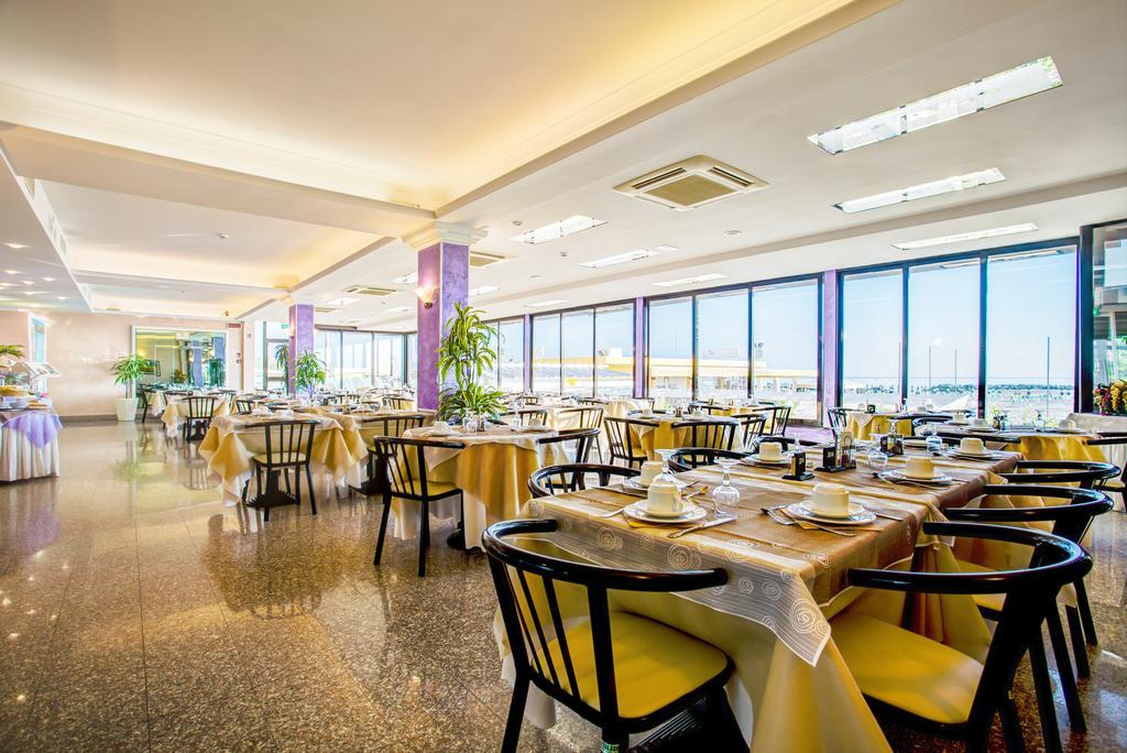 Hotel Caesar Paladium Ріміні Екстер'єр фото
