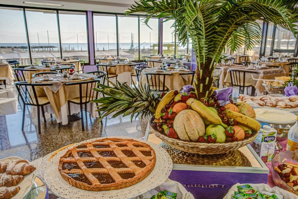 Hotel Caesar Paladium Ріміні Екстер'єр фото