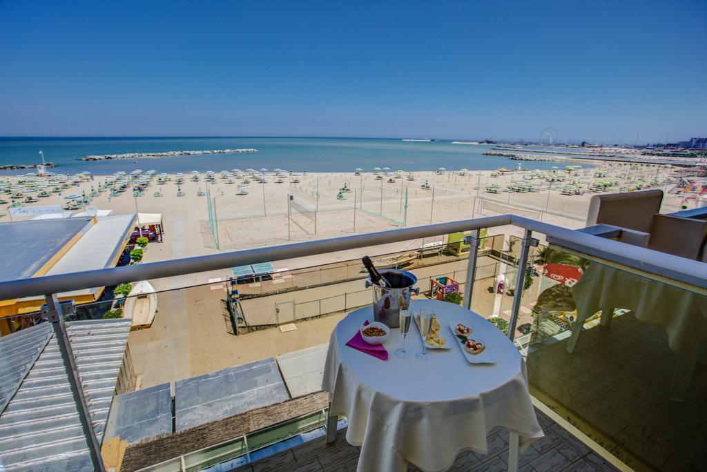 Hotel Caesar Paladium Ріміні Номер фото