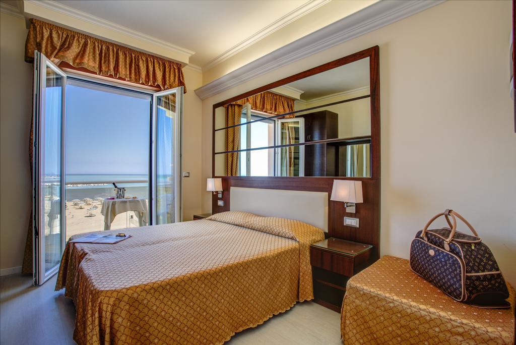 Hotel Caesar Paladium Ріміні Номер фото
