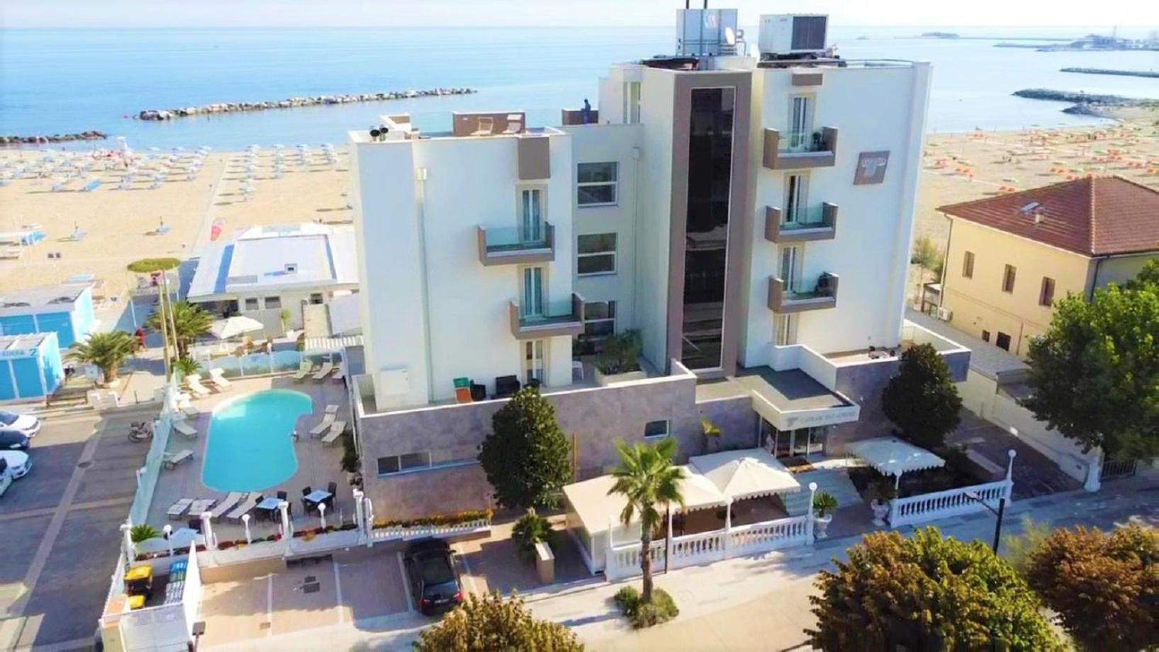 Hotel Caesar Paladium Ріміні Екстер'єр фото