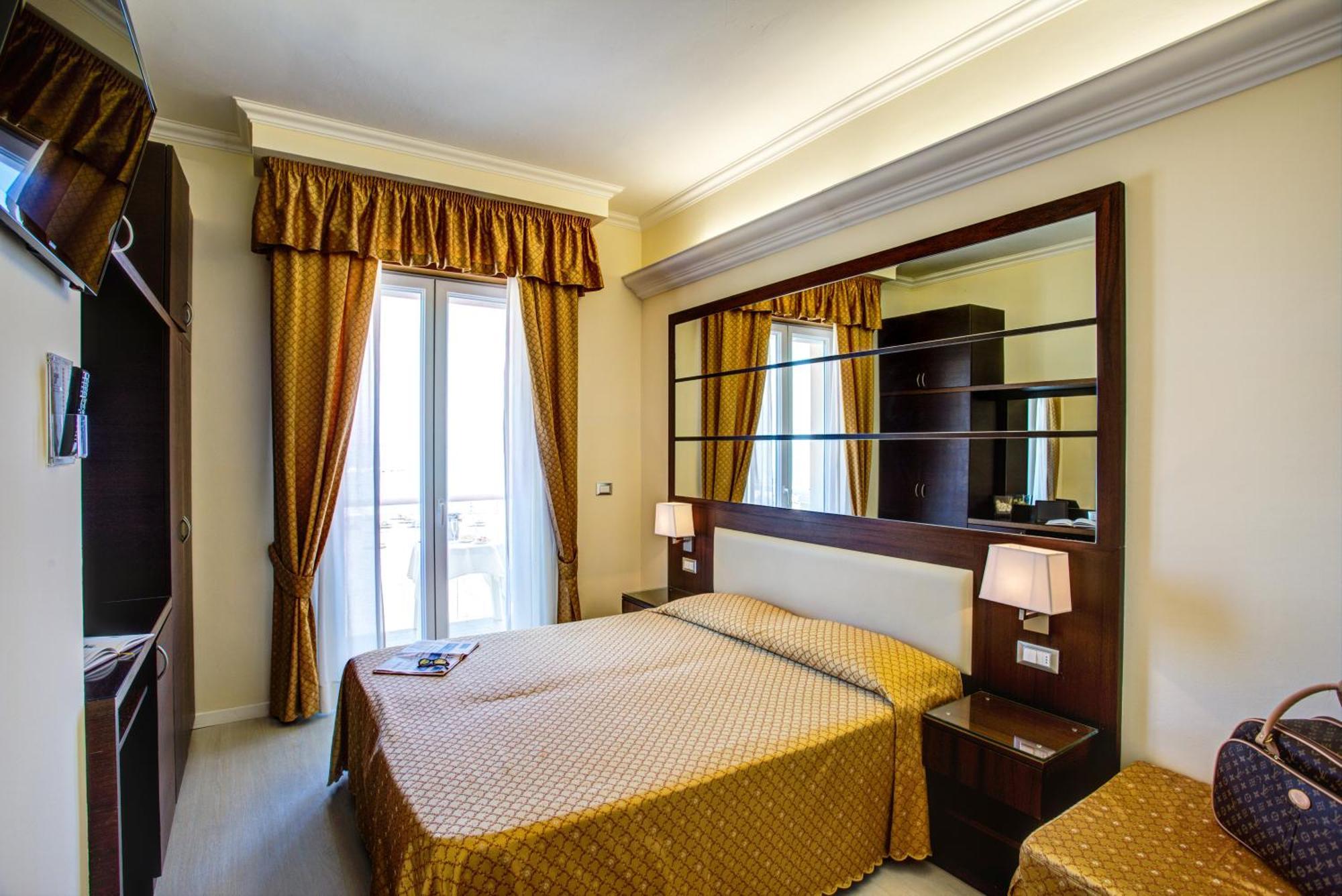 Hotel Caesar Paladium Ріміні Номер фото